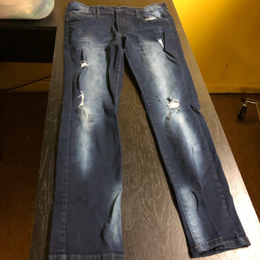 SOUTHPOLE 34 x 32” SUPER SKINNY DK SHREDDED JEAN